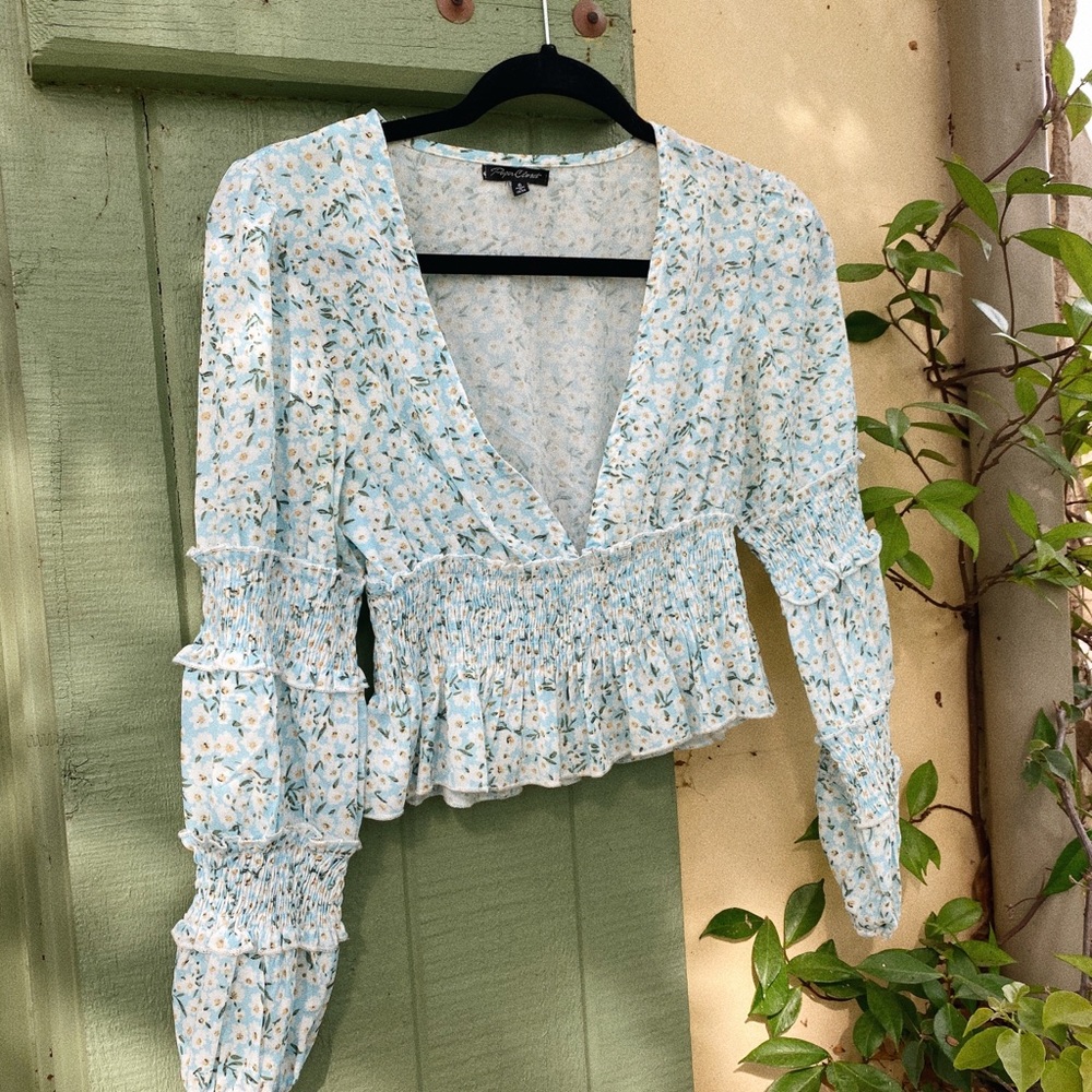 Floral blue ruched cropped blouse / Verge Girl